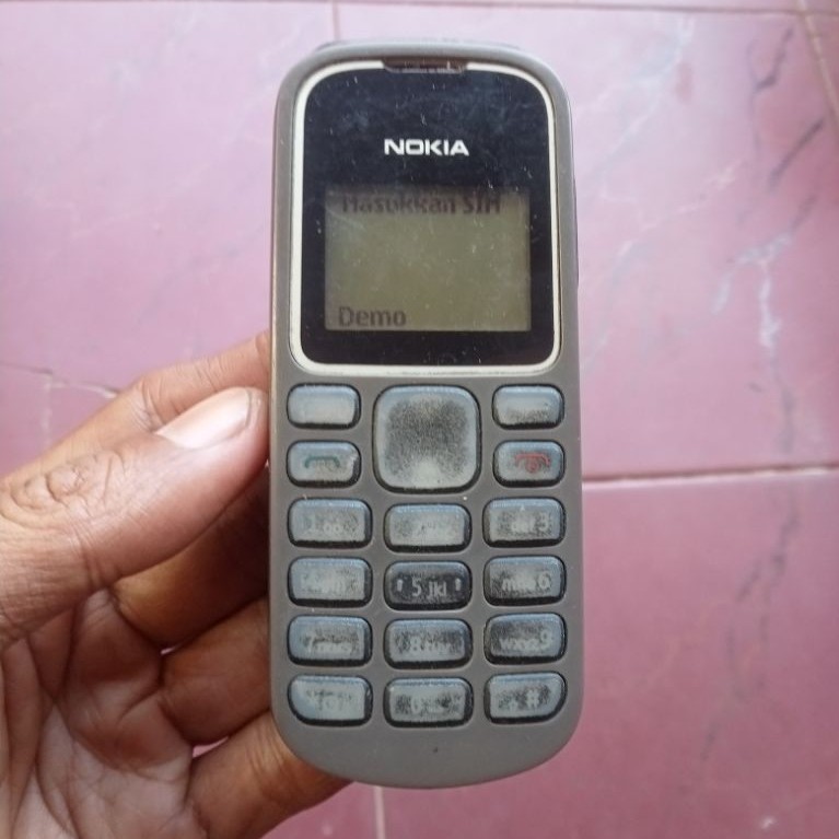 HP Nokia 1280 + baterai kondisi normal siap pakai second