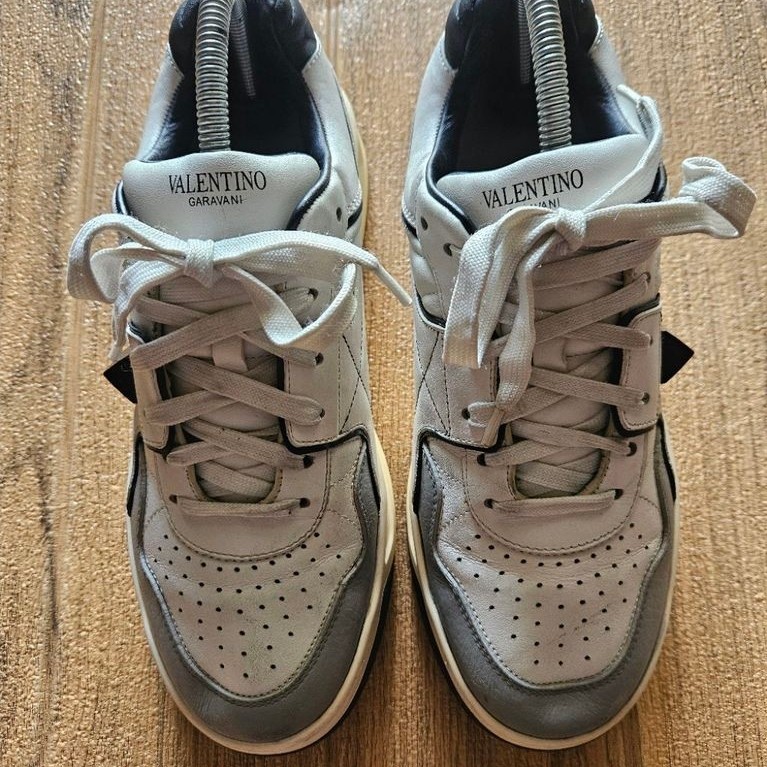 Sepatu Valentino Garavani size 39/250