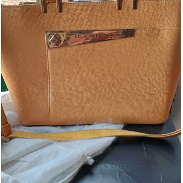 Tas Wanita Helen Spring.