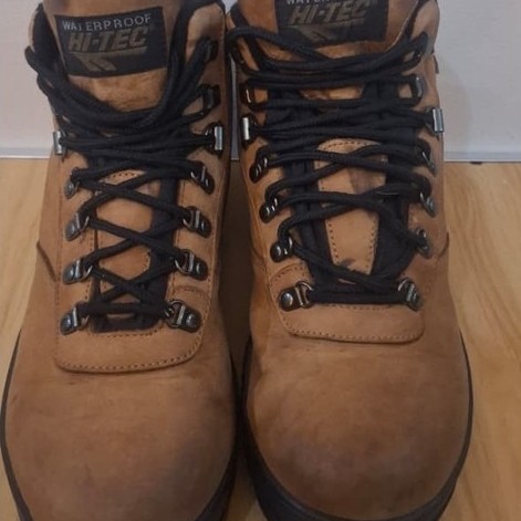 Preloved sepatu hiking outdoors Hi - tec