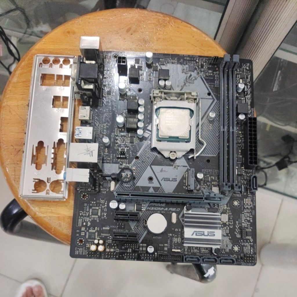 mainboard Asus h310m ddr4 + procsesor core i7 9700 gen9