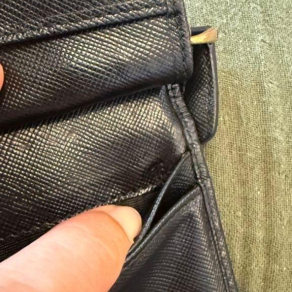 prada wallet original