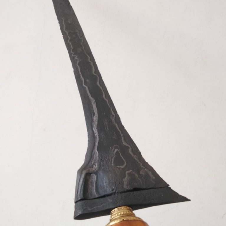 Keris Sepuh Brojol Pamor Wengkon Isen Tangguh Madiun Warangka Gayaman Solo Panjang Bilah 38cm Utuh T