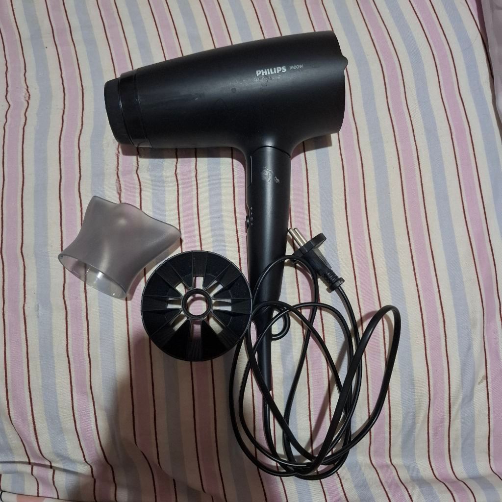 Philips Hair Dryer 3000 Fullset Preloved