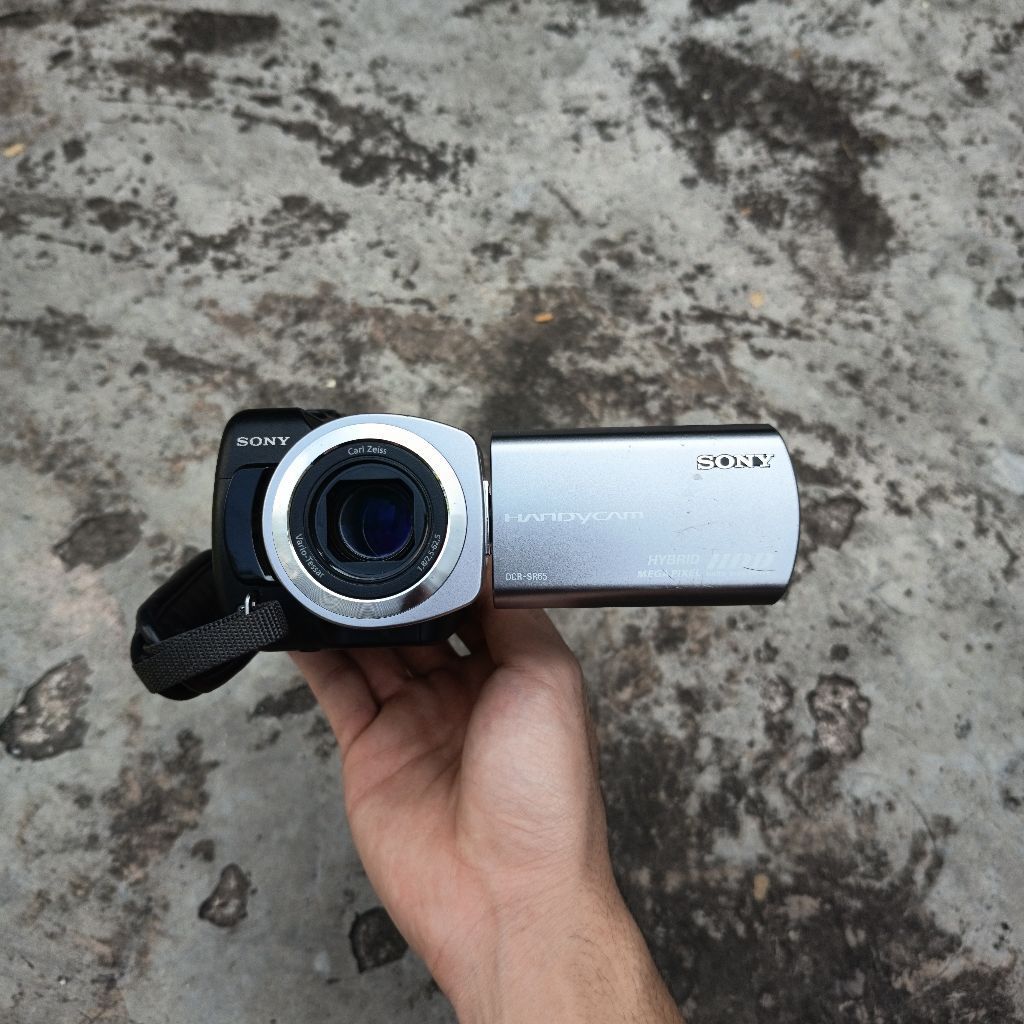 Handycam Jadul SONY DCR-SR85