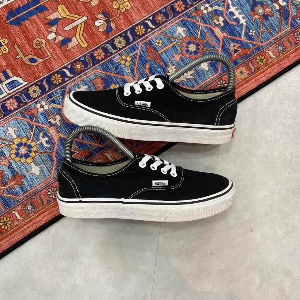 [Size 37] Vans Authentic Classic Black White Second Original