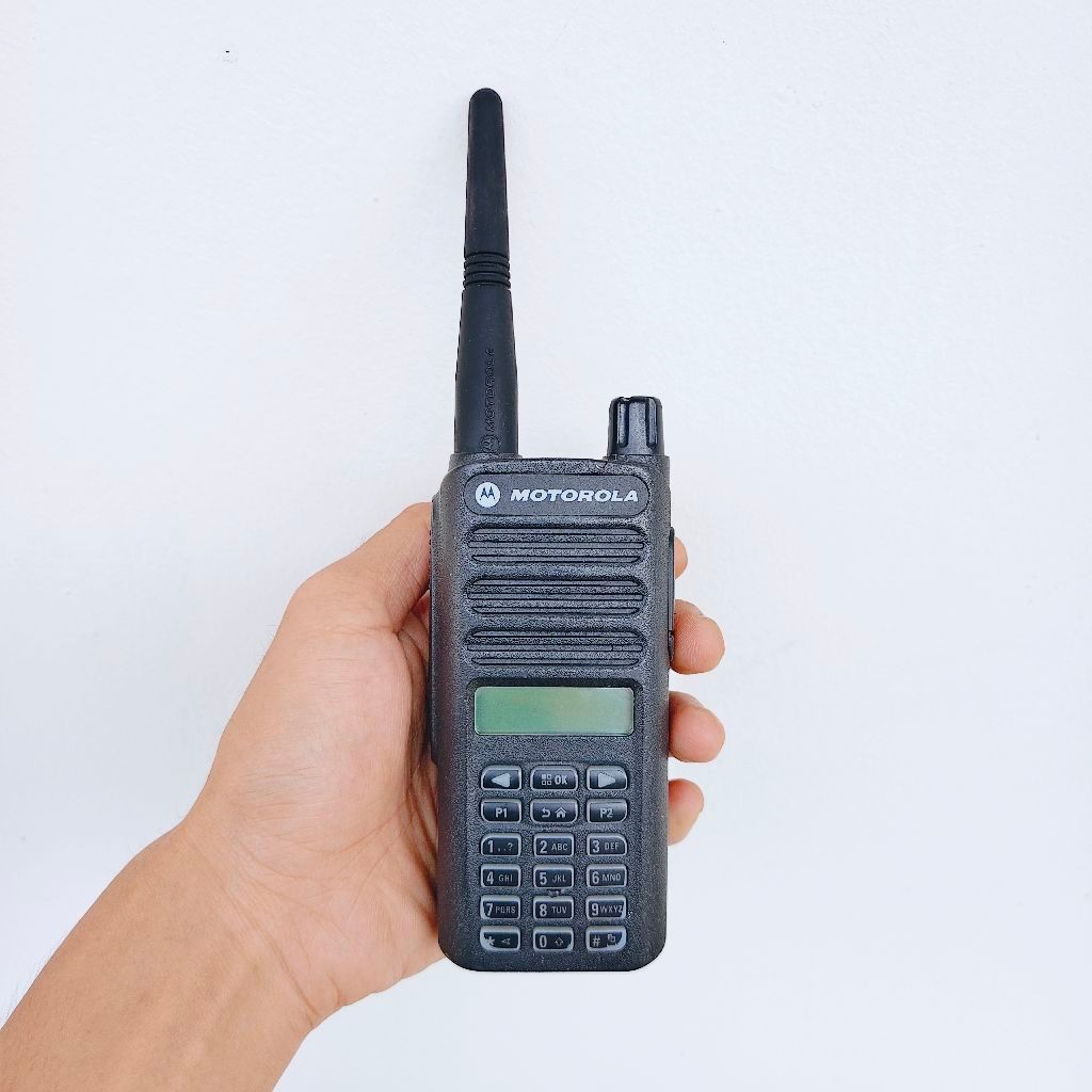 RADIO HT MOTOROLA XIR C2660 UHF 350.MHz DIGITAL & ANALOG ( BEKAS / SECOOND )