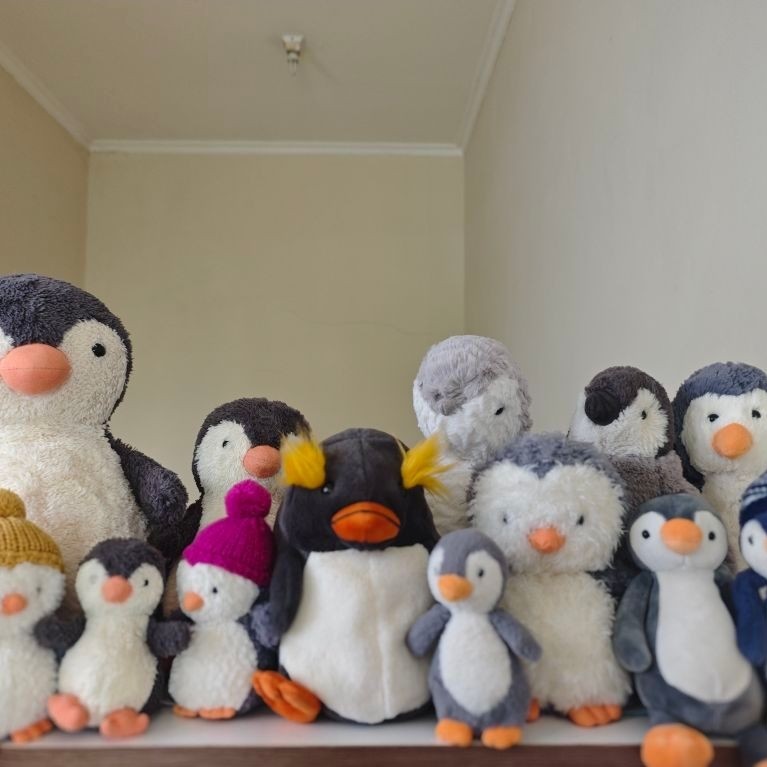 Boneka Penguin Jellycat Penguin Series 30 Agustus 2026