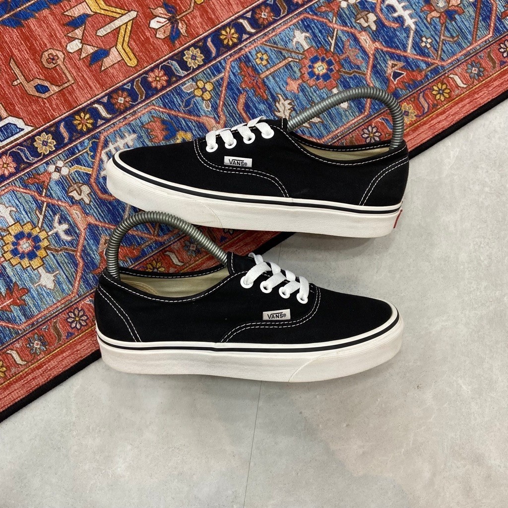 [Size 37] Vans Authentic Classic Black White Second Original