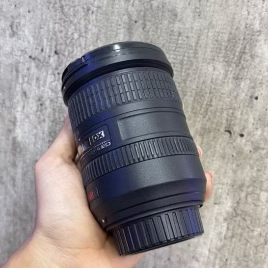 LENSA NIKON 18-200mm siap pakai