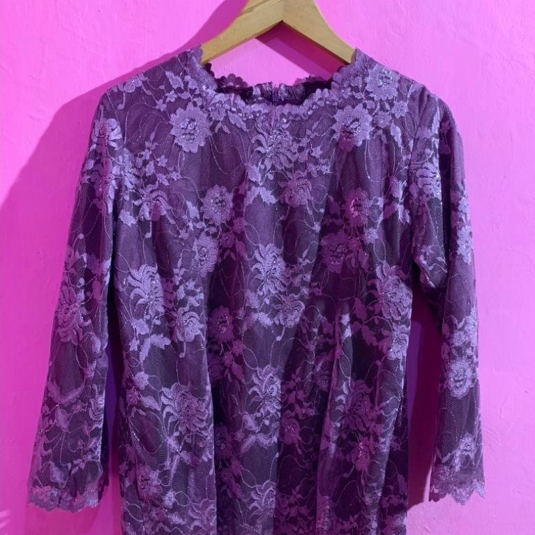 Atasan Kebaya Brukat Ungu Wanita