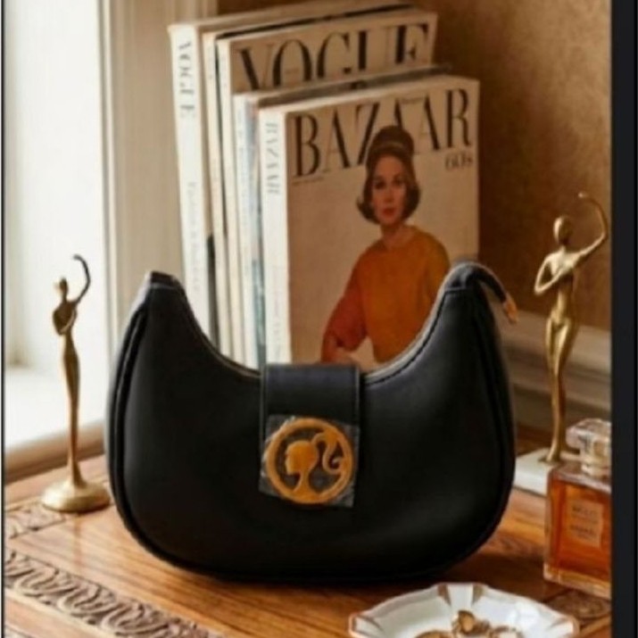 Tas barbie sabit Black - Desain Elegan, Bahan Kulit Sintetis, Praktis