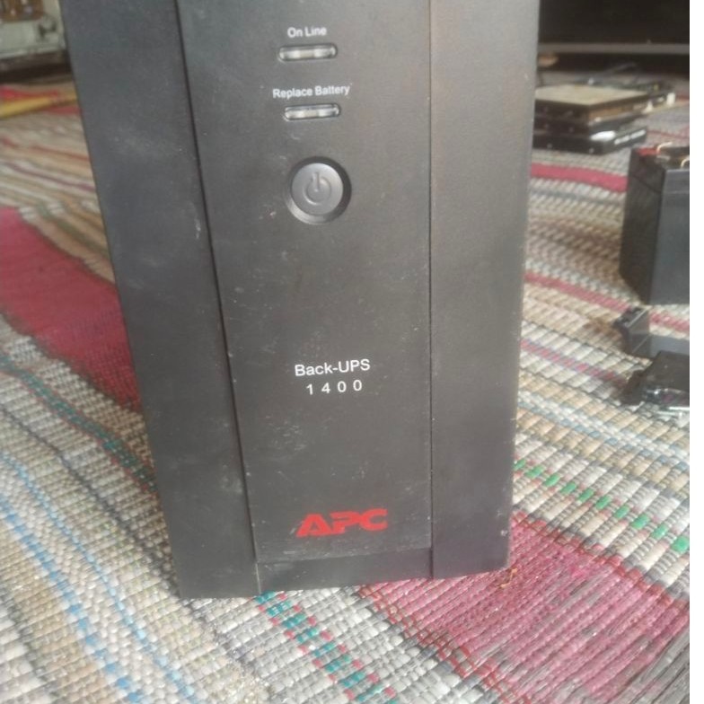 Ups Apc Back-UPS 1400Va 700W Line Interactive tanpa baterai