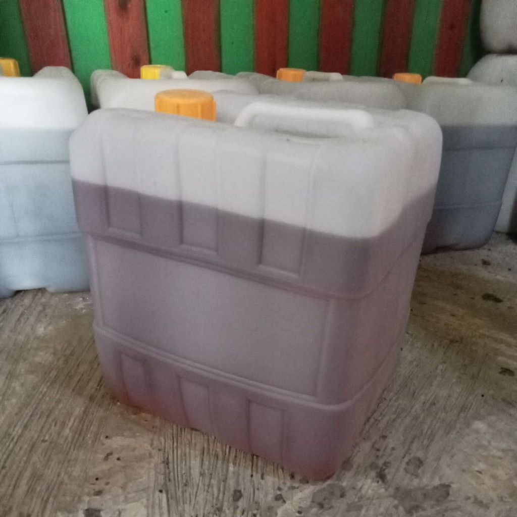 Resin Fiberglass Yukalac / Resin Fiberglass Merah 20 Kg / Lem fiberglass Butek 20 Kg / Lem fiberglas