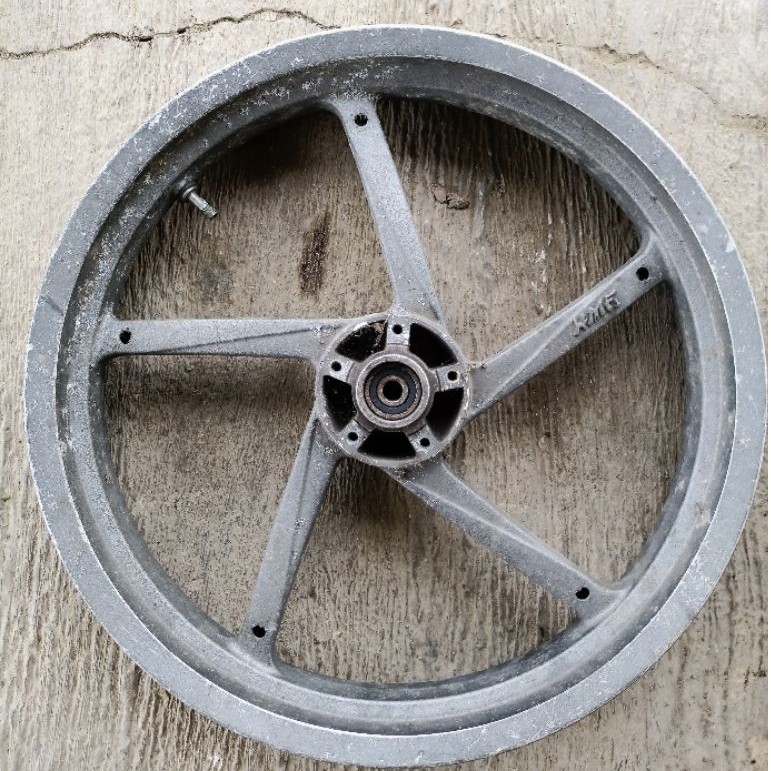 velg depan tapak lebar megapro ring 17 x2,5
