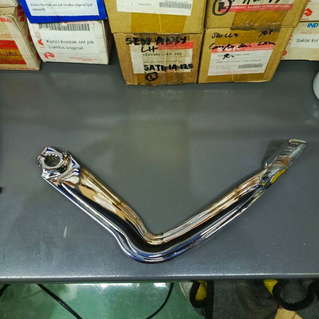 pedal rem suzuki satria 2 tak hiu lumba double disk original second chrome