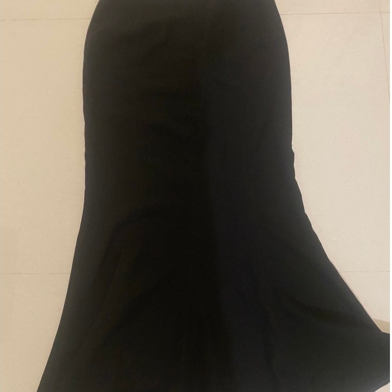 Rok hitam lyne halim size 14