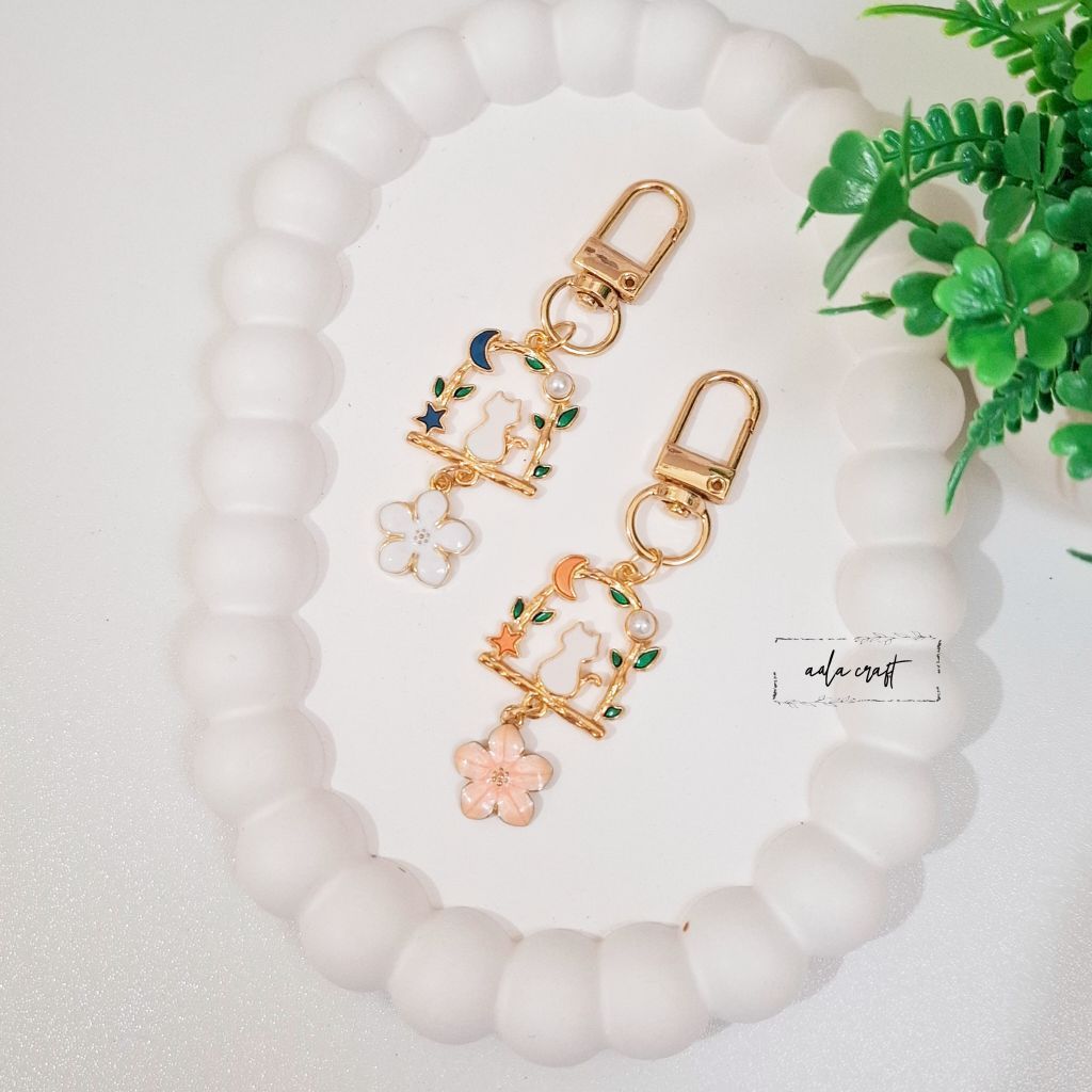 Bagcharm Flower Cat PREMIUM Charm Epoxy Bahan Alloy Enamel Korea Gantungan Kunci Keychain Korean