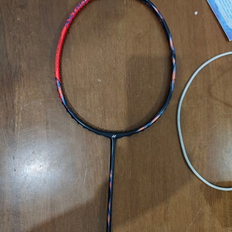 Yonex Astrox 77 pro 4u