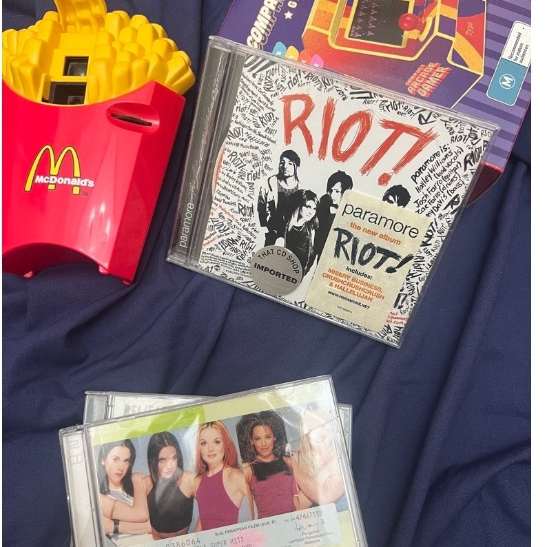 Paramore - Riot! Album CD Import Original