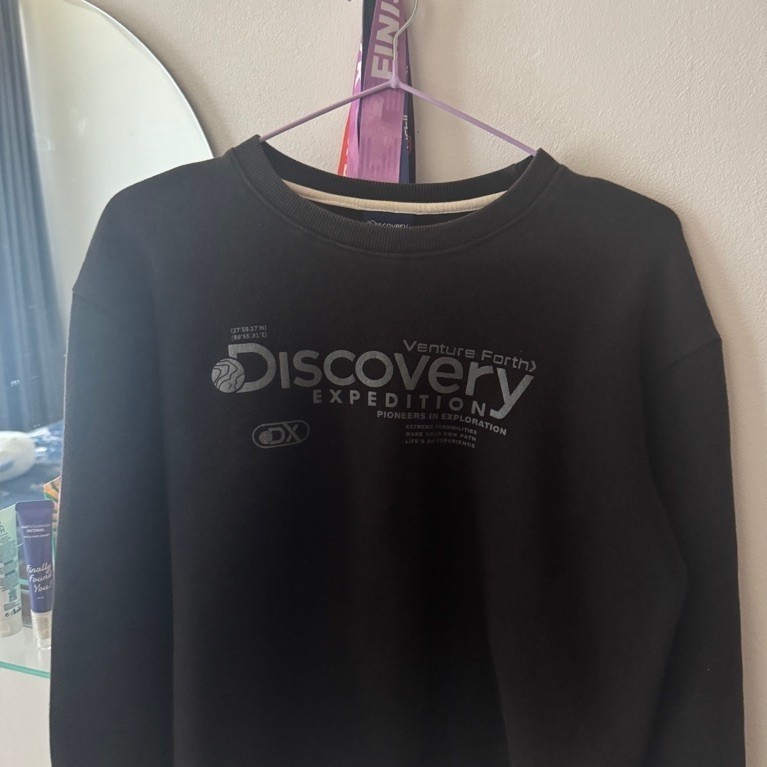 hoodie second hitam discovery