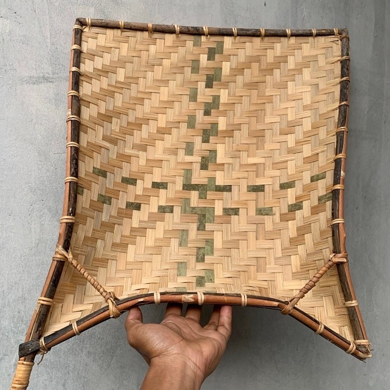 NYIRU alat Tampi Padi / Beras | SUMBAR Anyaman