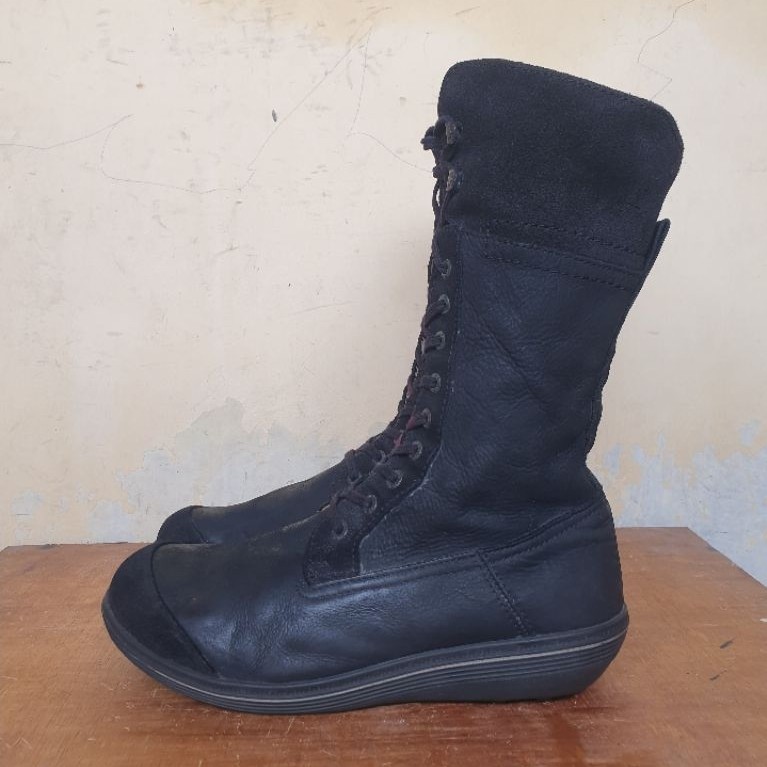 Sepatu Boots Second Walky High Full Black Leather Size 41