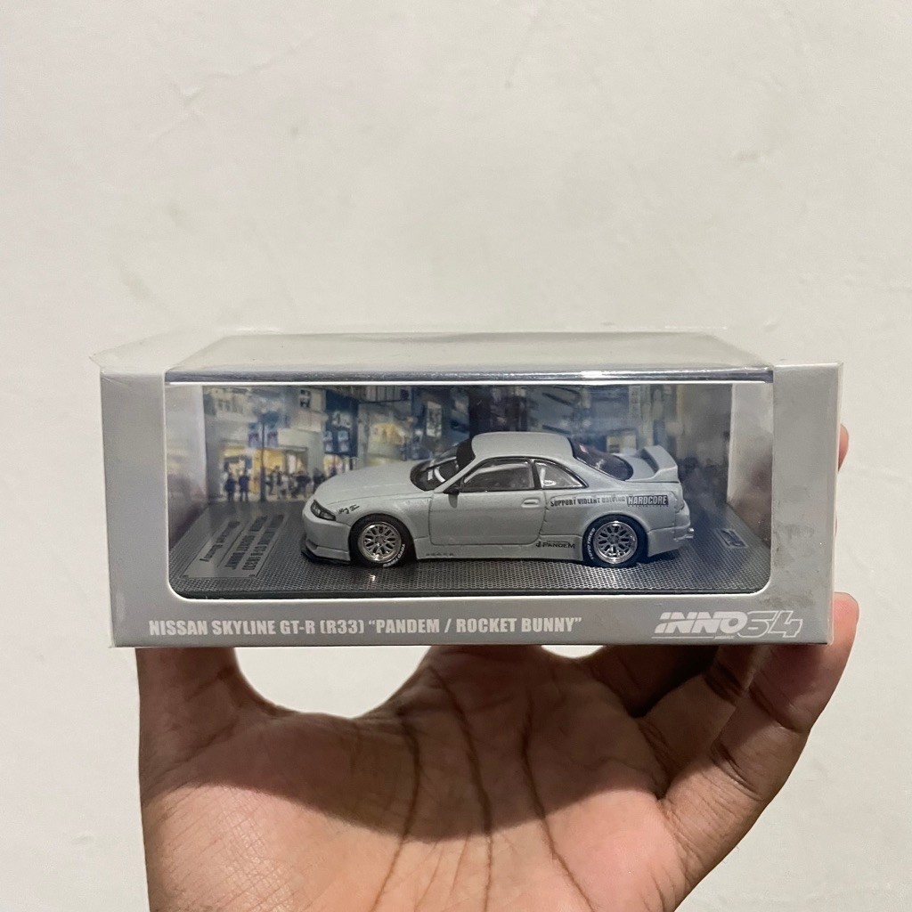 INNO64 Nissan Skyline GT-R (R33) "Pandem / Rocket Bunny" Cement Grey Matte IN64-R33P-CGM INNO R33 Se
