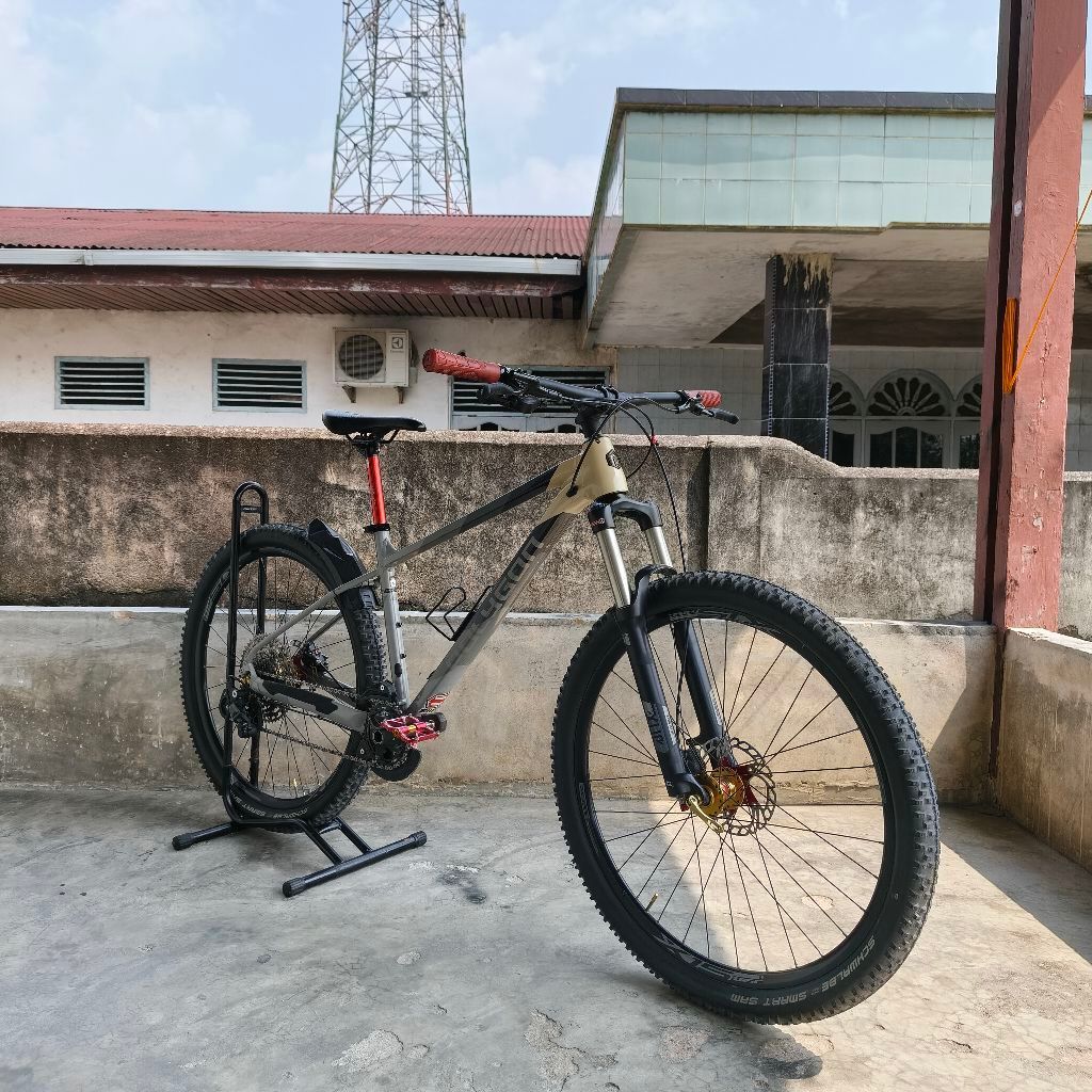 Sepeda Polygon Xtrada 6 Ukuran 27.5 inci Size M Seken Like New