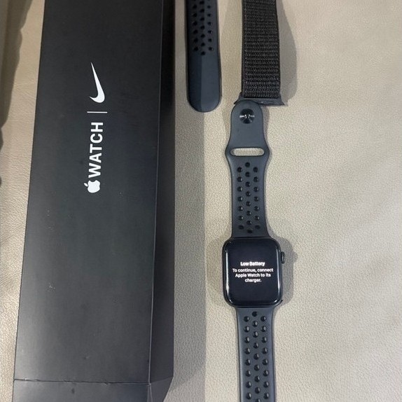 APPLE WATCH SE & SE NIKE 44mm second
