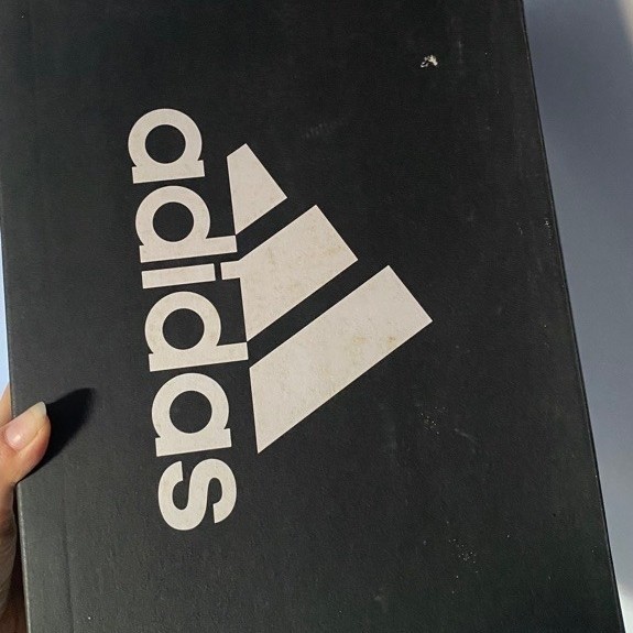 Box Sepatu Adidas Original Store