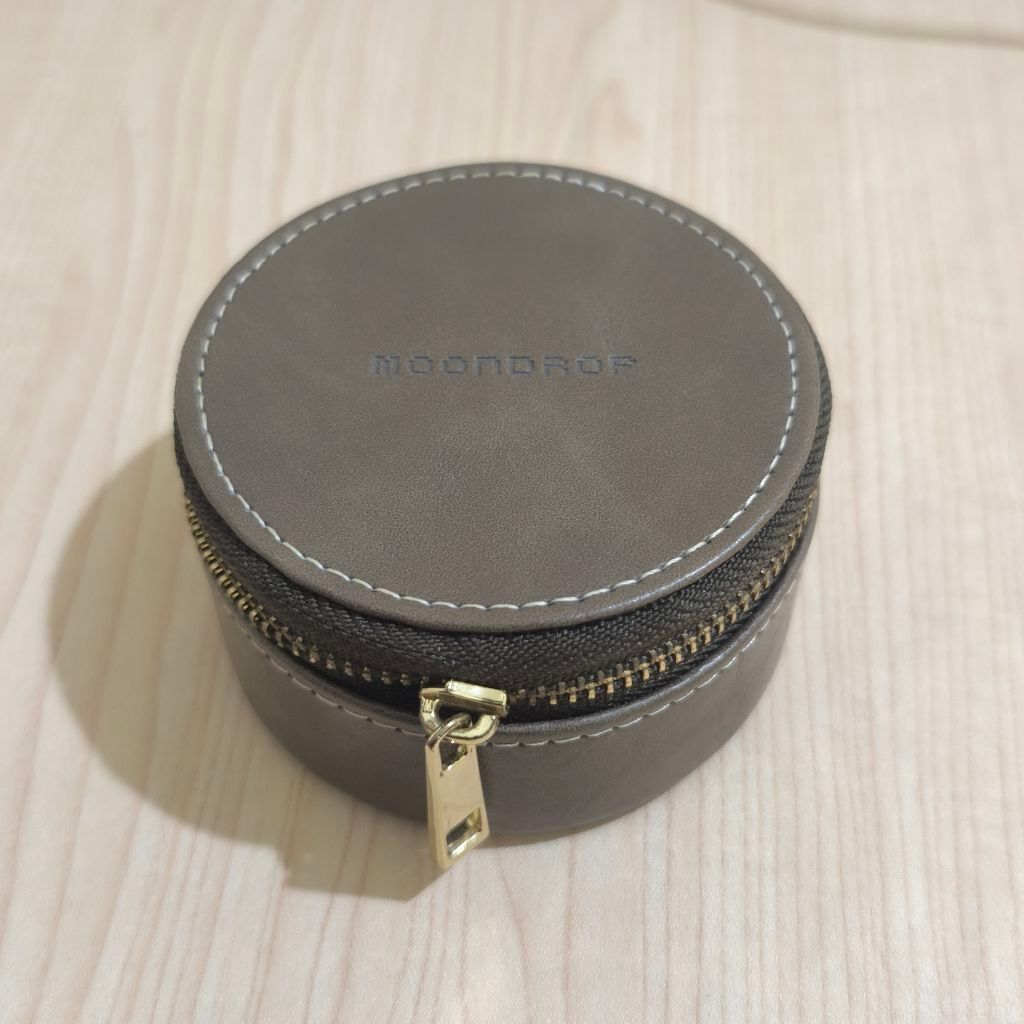 Wadah IEM: Leather Case Moondrop May dan Pouch Tangzu Red Lion