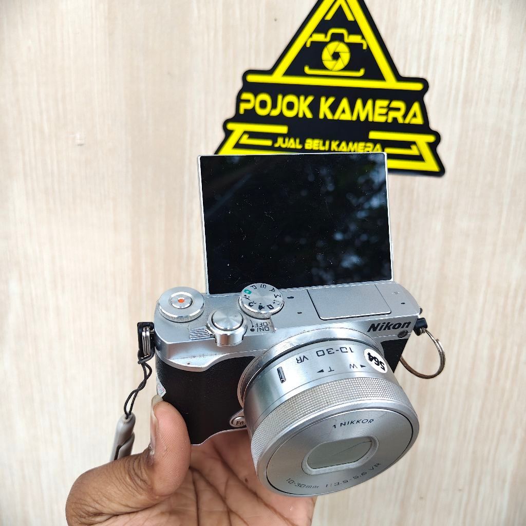 MIRRORLESS NIKON J5 KAMERA NIKON J5 MURAH MULUSS