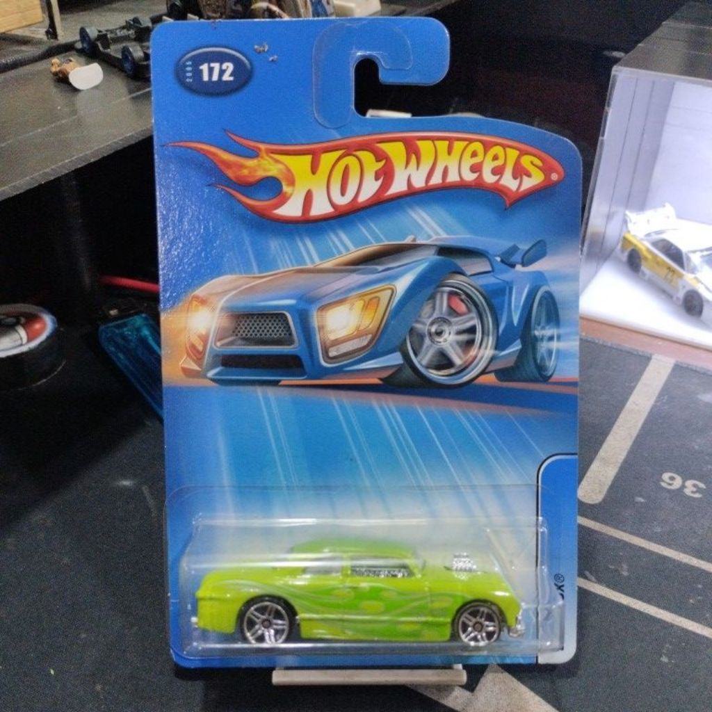 HOT WHEELS SHOE BOX BLUE CARD (355)