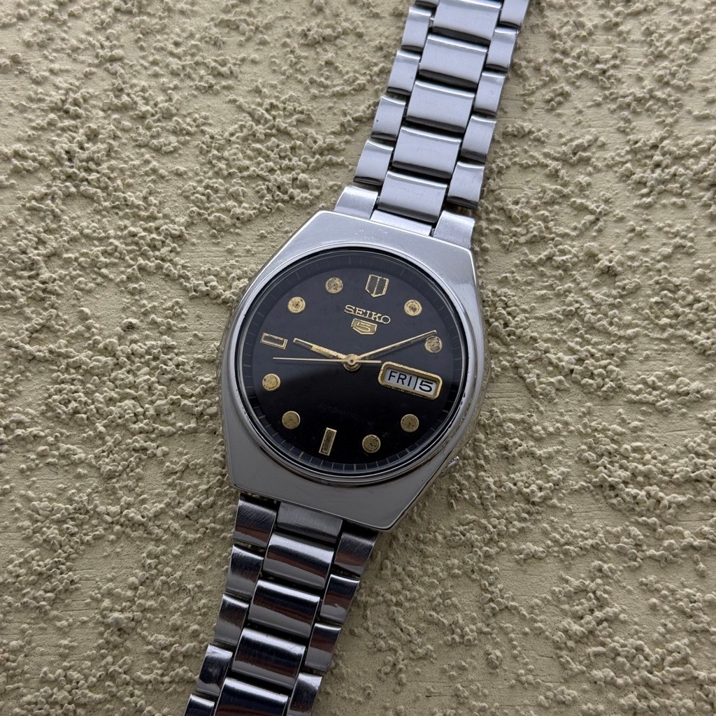 Arloji Jam tangan Seiko 5 Classic Black Dial Index Gold Second Preloved Vintage Watches