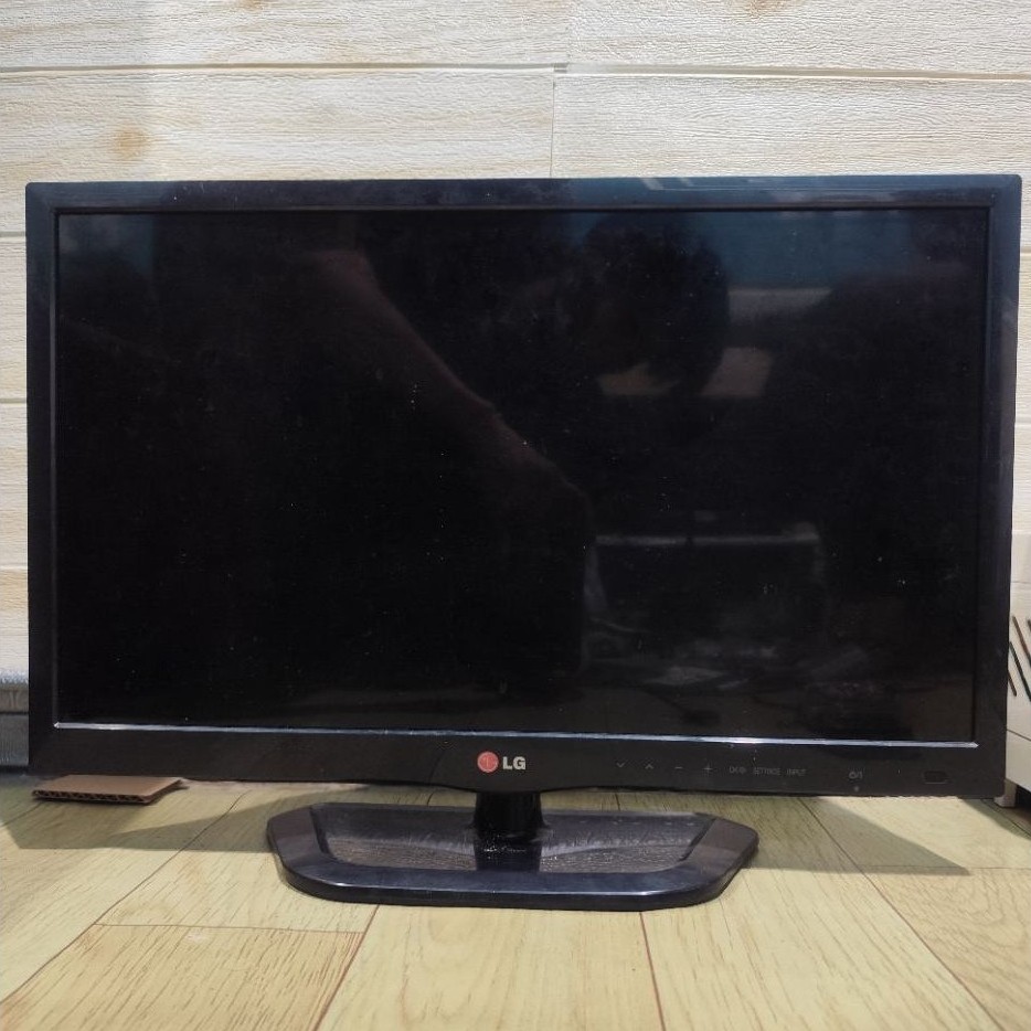 Mesin Televisi LED LG 22LN4000