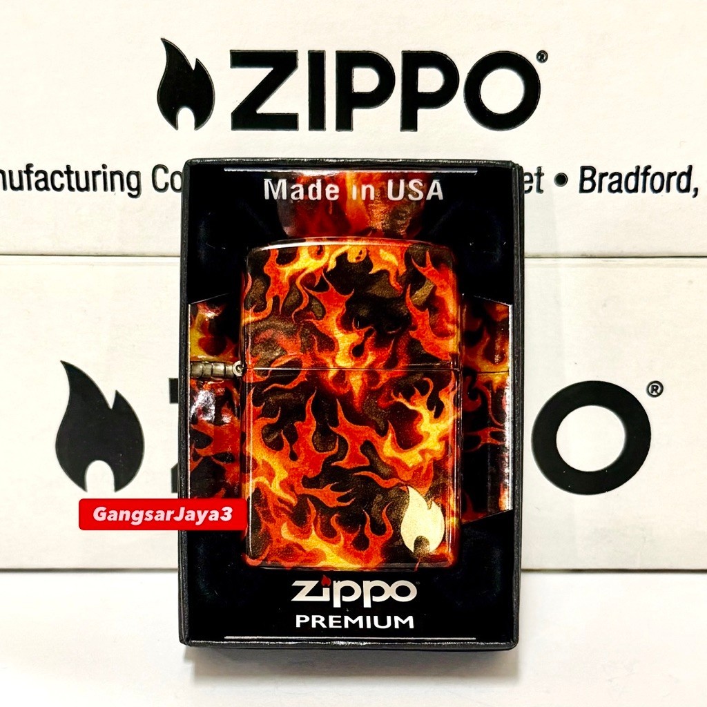 korek zippo original USA  47255 Zippo Flaming Zippo  Case. E26 (mei 2026)  Insert E26 (mei 2026)