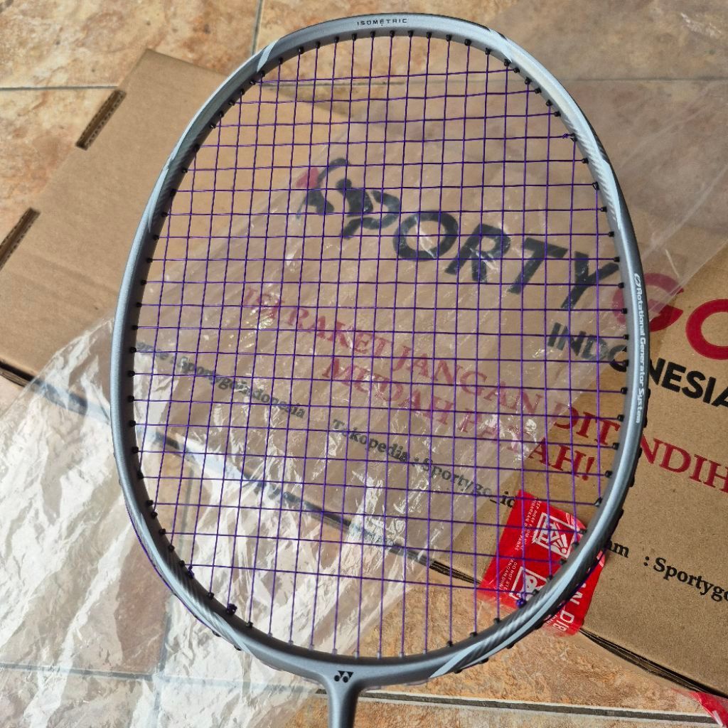Raket Yonex Astrox Nextage + Senar Aerosonic (bukan bekas)