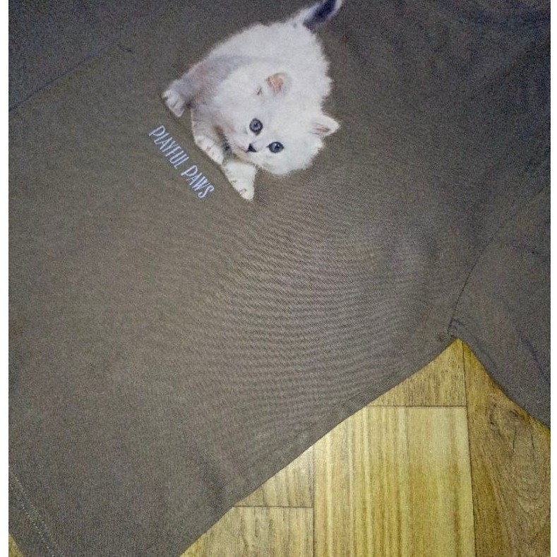 UT Cat Photographs Lengan Pendek UNIQLO ORIGINAL SECOND