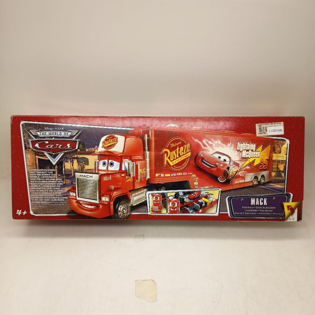 World of Cars Mack Truck Playset Mattel