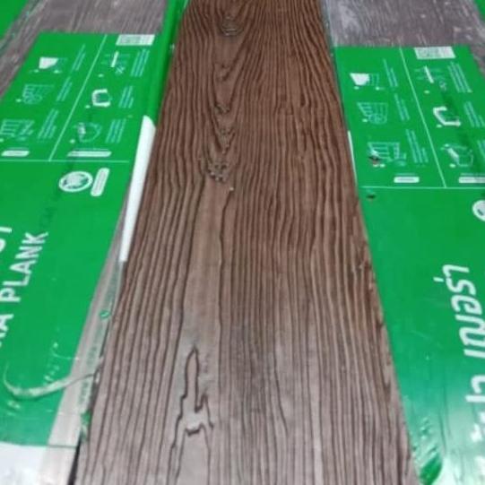 Lisplang GRC/papan GRC motif serat coklat tua kayu Shera 1meter x 20cm