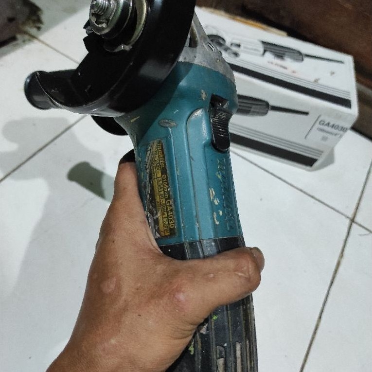 Grinda Makita Ga4030