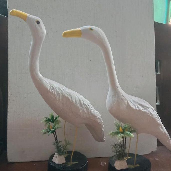 Patung Burung Kuntul Putih