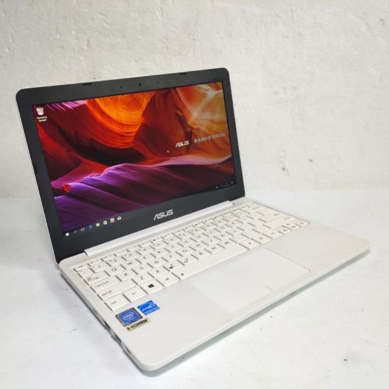 Obral Notebook Second Murah Asus E203NAH Ram 2Gb Hdd 500Gb(B1463)