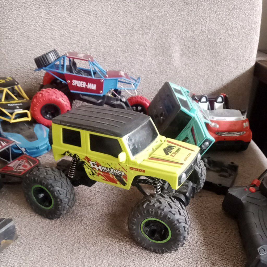 mobil mainan RC ( junk ) bongkaran sparepart