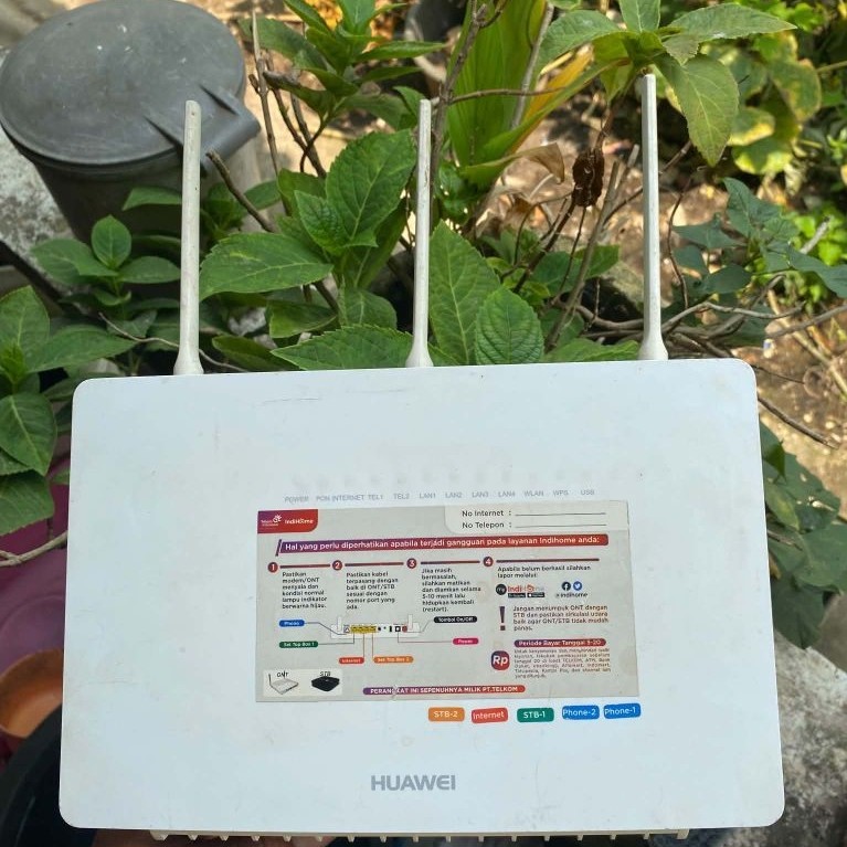 ROUTER HUAWEI HG8245U + ADAPTOR