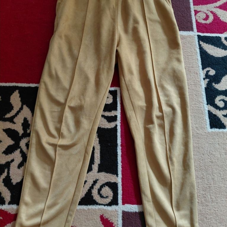Preloved celana wanita Merk Tibesi