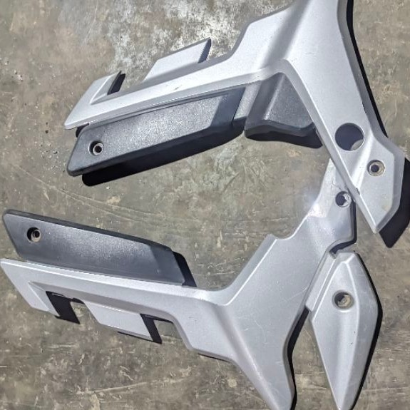 cover rangka pivot Honda CS1 body belakang set
