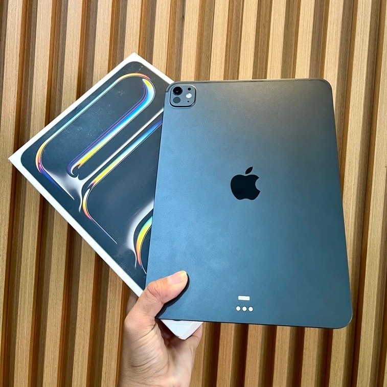 iPad Pro (M5) 256gb iBox super Like new