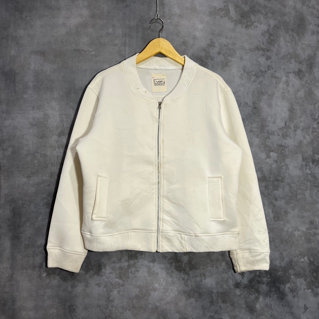 Bomber softshell murah warna putih original second preloved wanita 311